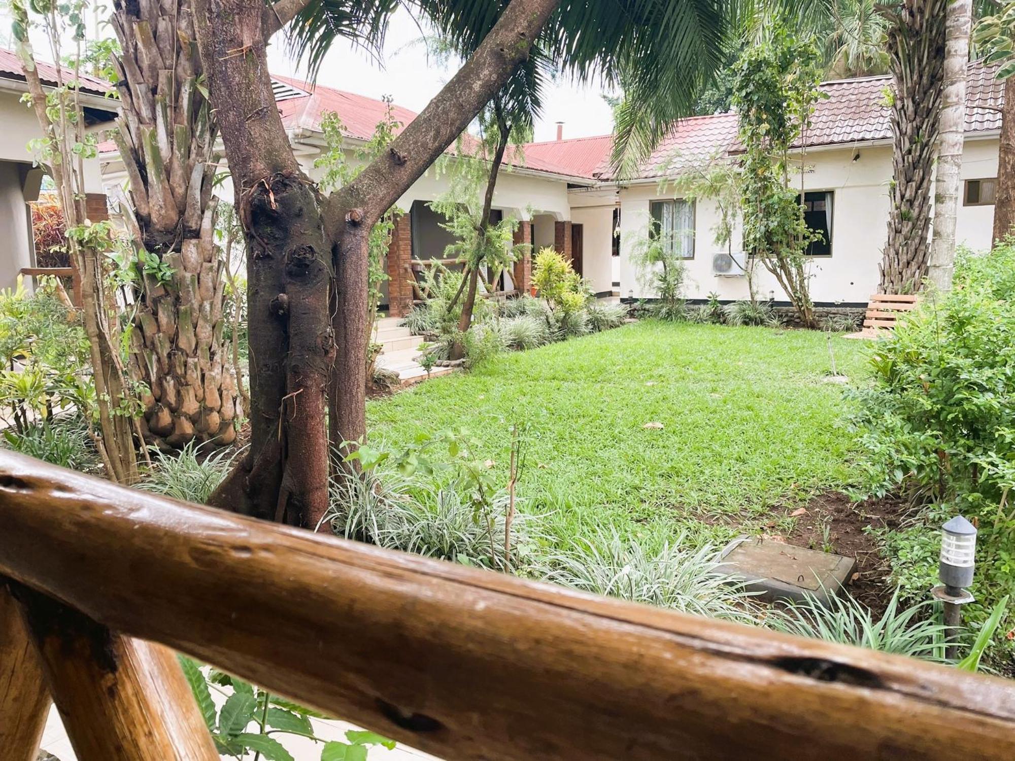 Home Feeling Neneu Lodge 莫希 外观 照片