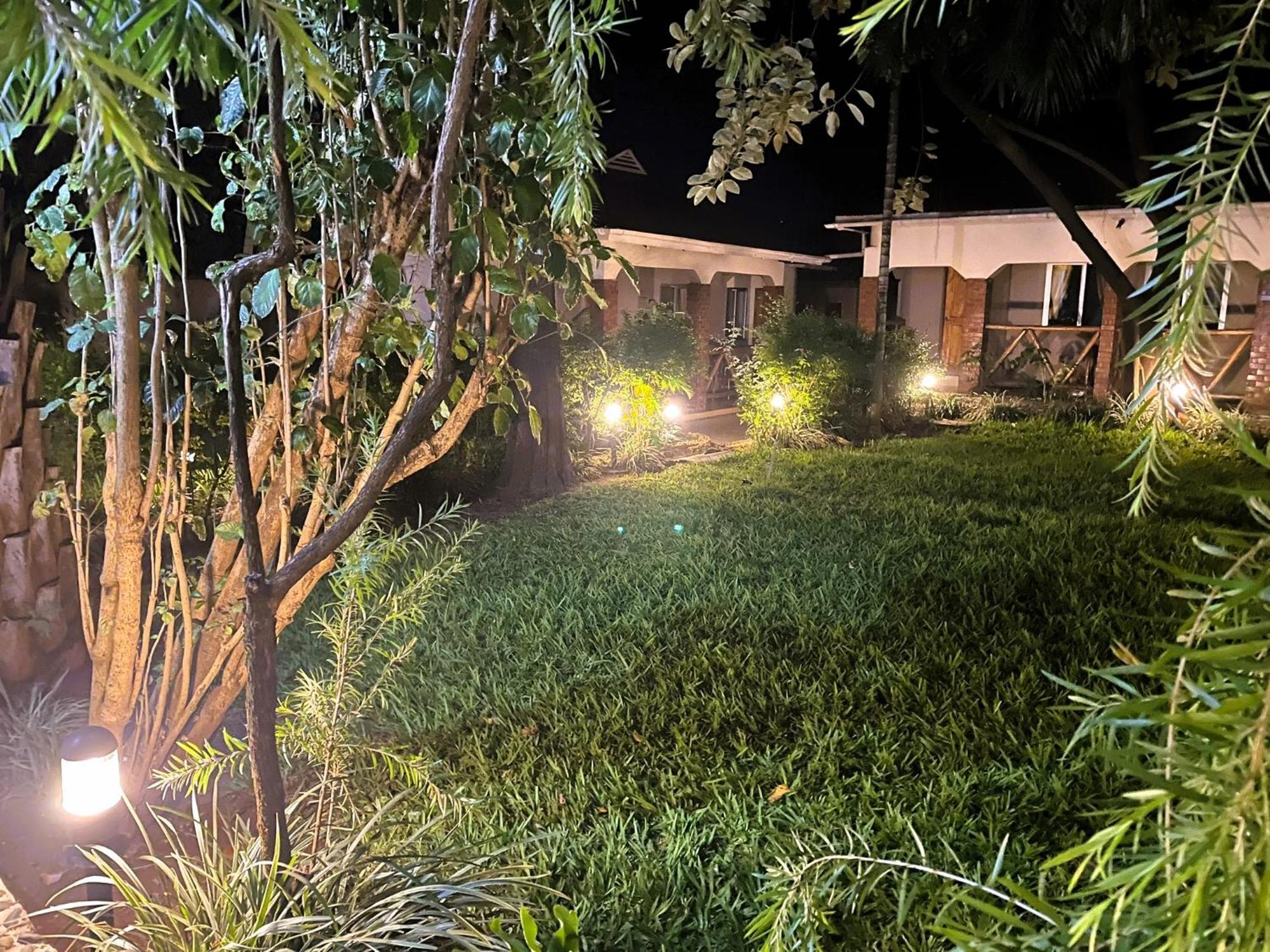 Home Feeling Neneu Lodge 莫希 外观 照片